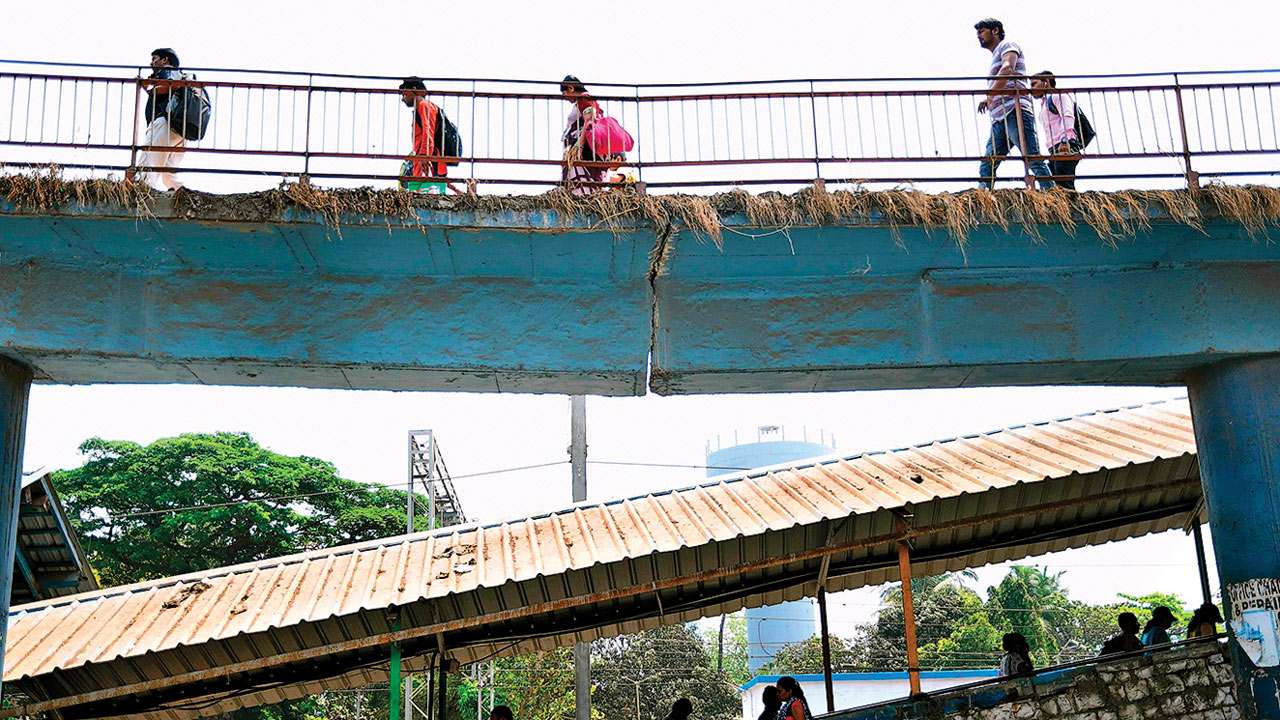 Foot over bridge at Matunga