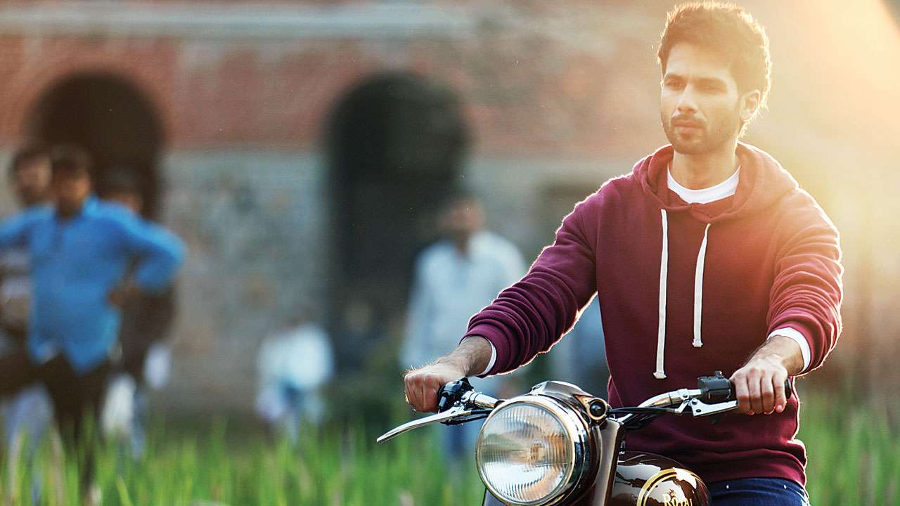 Shahid Kapoor Borrows Clothes From College Students For His Role In Kabir Singh The institute is centrally located in sector 21a, faridabad in the national capital region, new delhi international airport, new delhi railway station and new delhi interstate bus terminus are all within 40 kms. shahid kapoor borrows clothes from