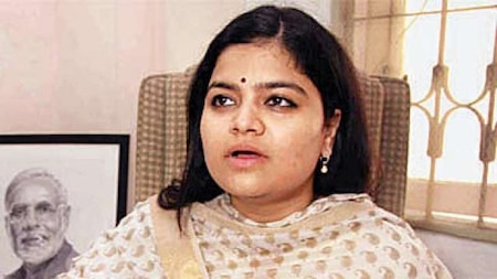 BJYM, its chief Poonam Mahajan comes out in support