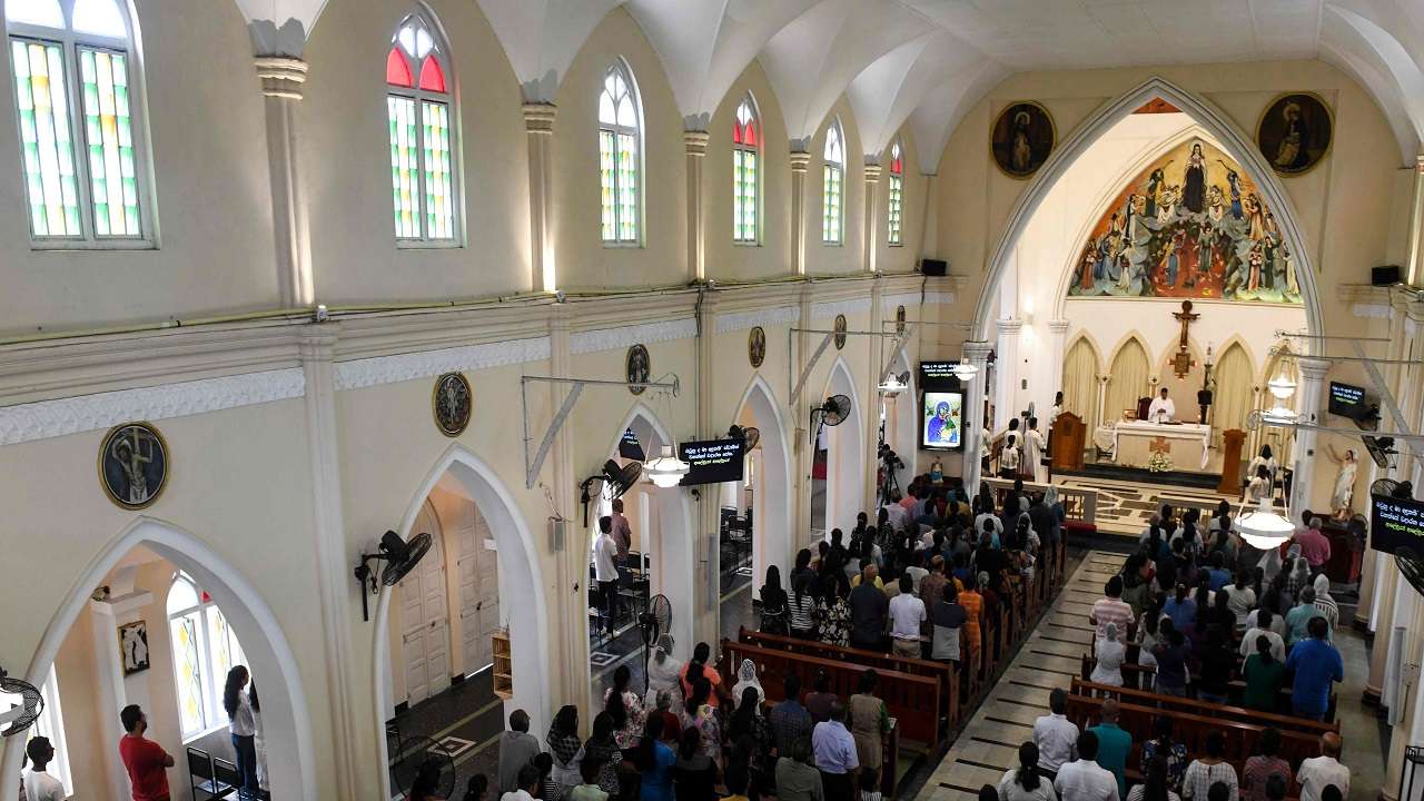 Sri Lanka Catholics hold 1st Sunday Mass since Easter attacks