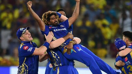 Mumbai Indians beat Chennai Super Kings by 1 run