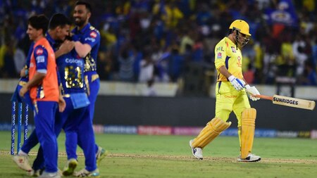 MS Dhoni given run out