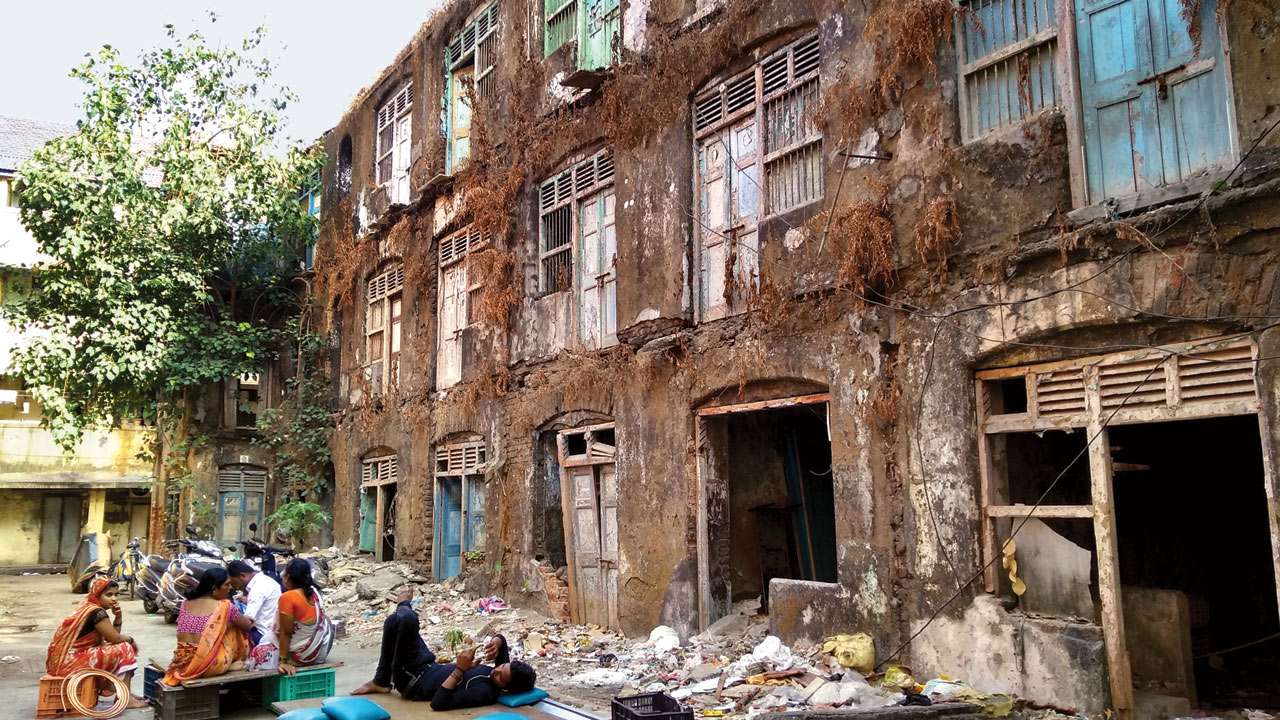 Khandke building