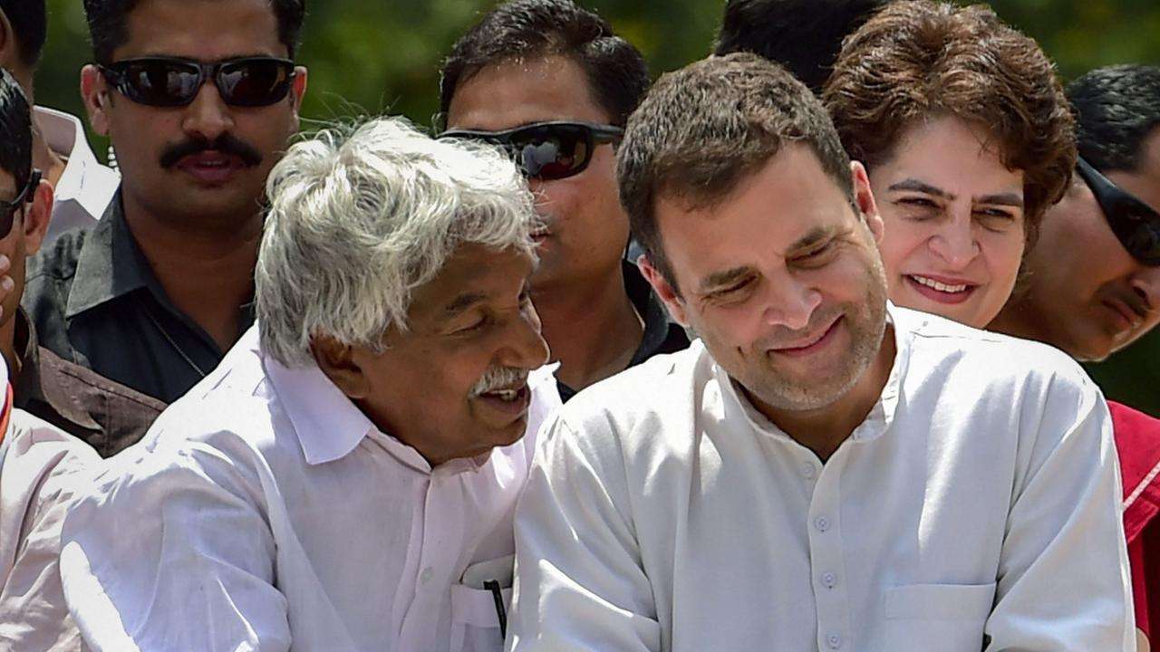 Rahul Gandhi with former Kerala CM Oommen Chandy.