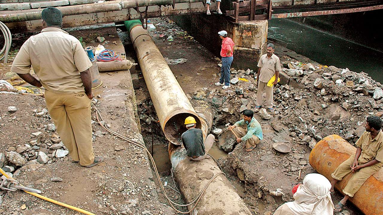 Shift Water Pipeline At Mahim Station Western Railway To BMC