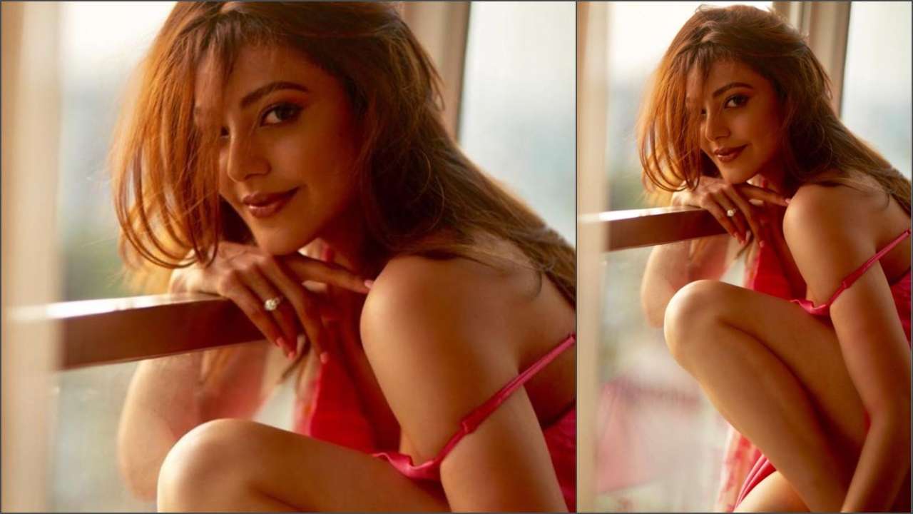 Too-HOT-to-handle! South siren Kajal Aggarwal spells BLACK MAGIC clad in a  lacy black dress, PHOTOS