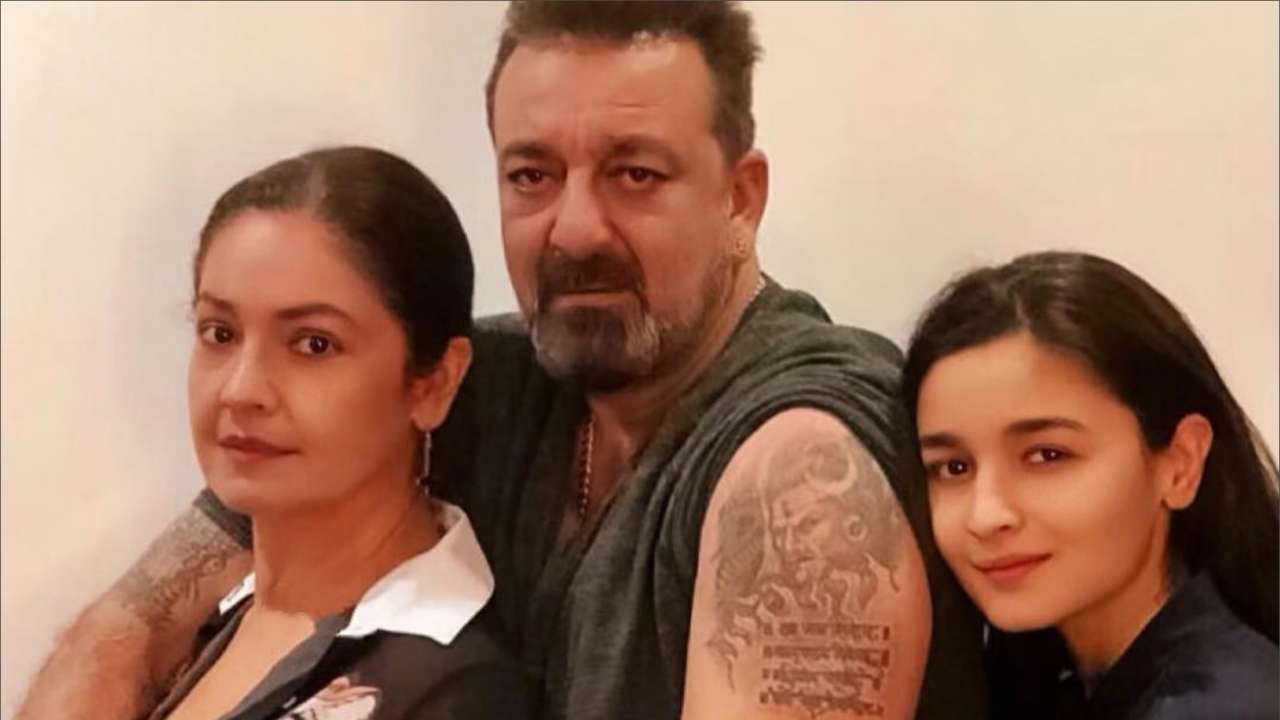 Aila Bhat Bollywood Actress Xxx - Here's how Pooja Bhatt welcomed sister Alia Bhatt to 'Sadak 2', Check pic