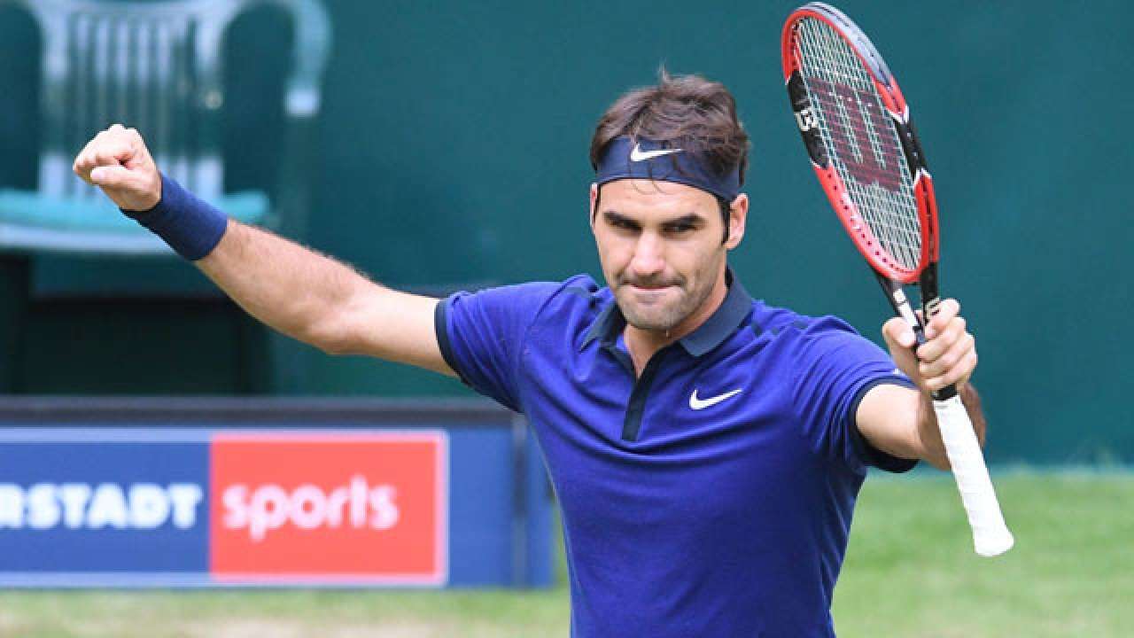 Federer plays down title chances on Roland Garros return