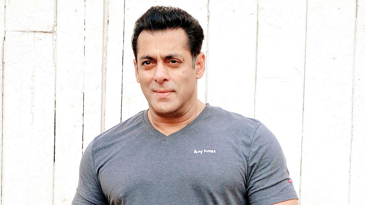 Salman Khan întreabă a Salman Khan asks a
