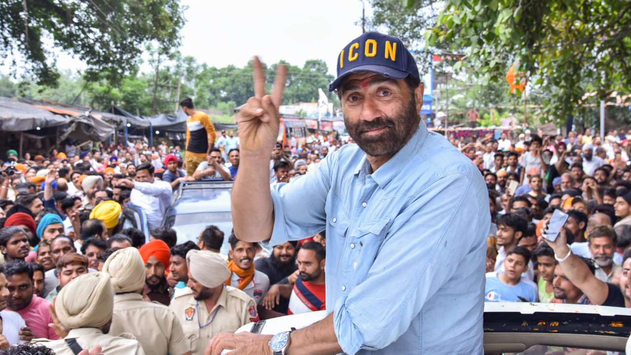 Sunny Deol wins from Gurdaspur