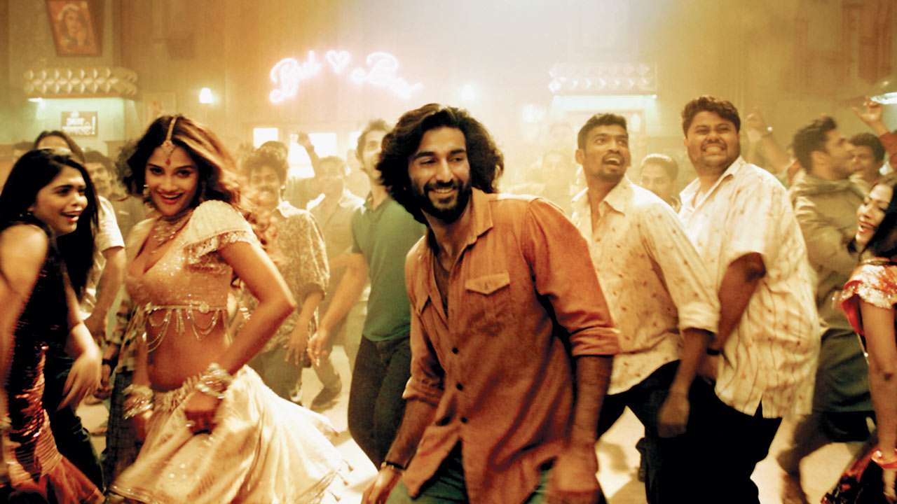 Meezaan pumps up the energy for 'Malaal' song Aila Re