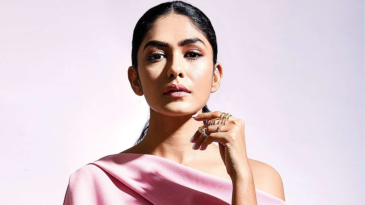 Mrunal Thakur