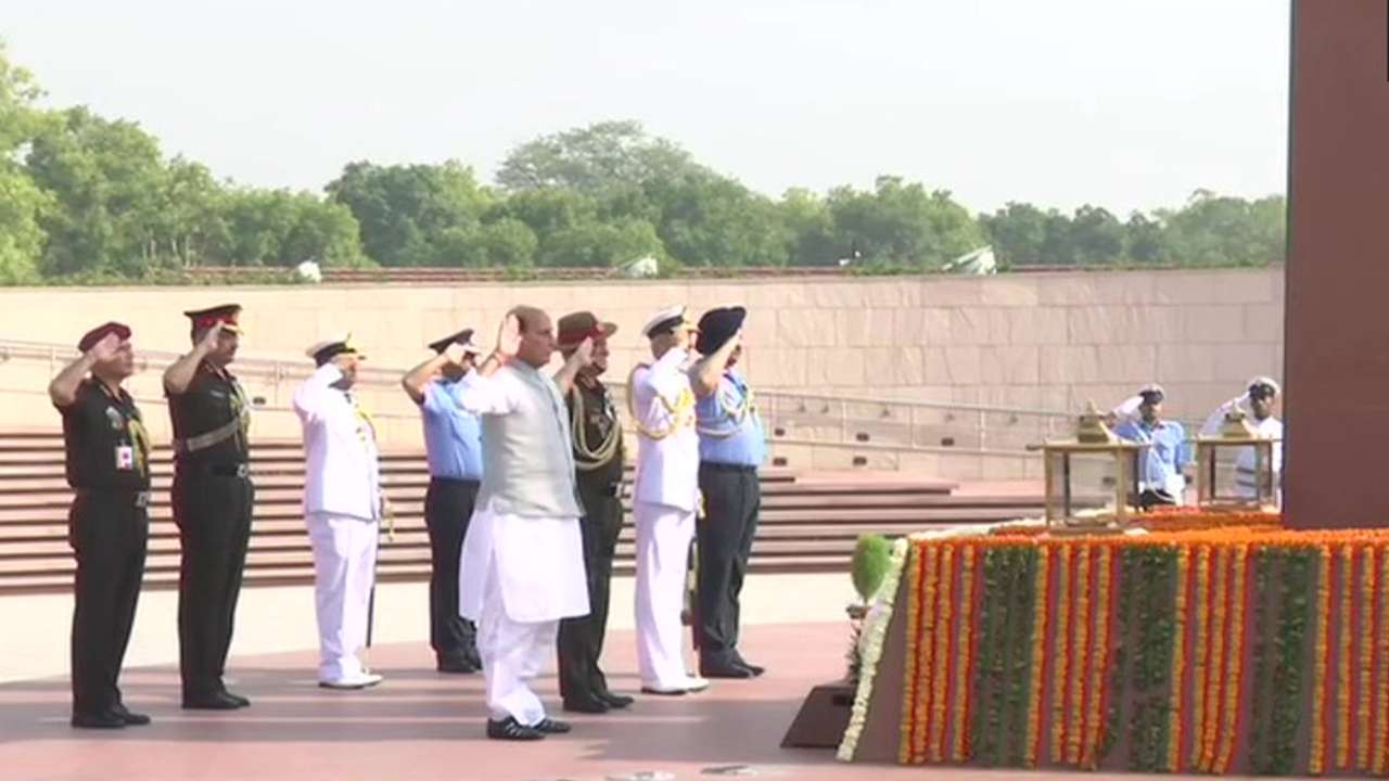 Rajnath Singh along with chiefs of the armed forces