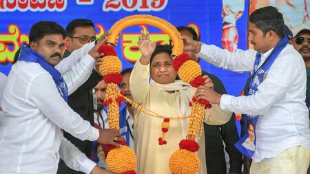 Mayawati asked her cadres to prepare to fight alone