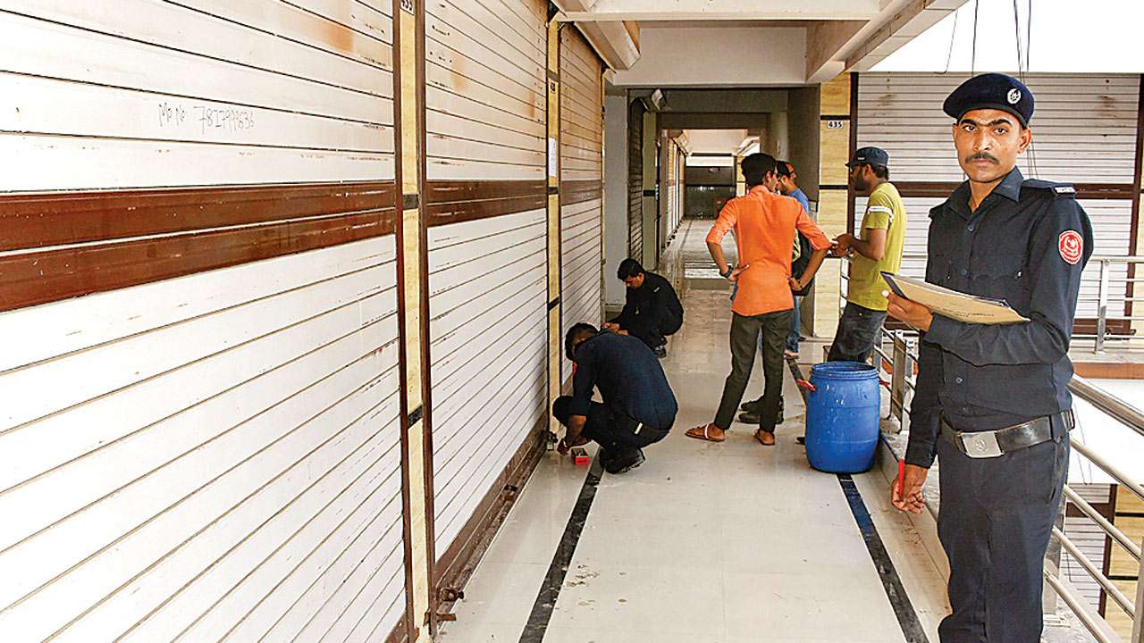 Surat building Sealed