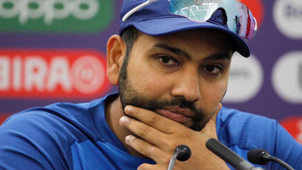 IND vs AUS World Cup 2019: Rohit Sharma elegantly leaves Dhoni glove