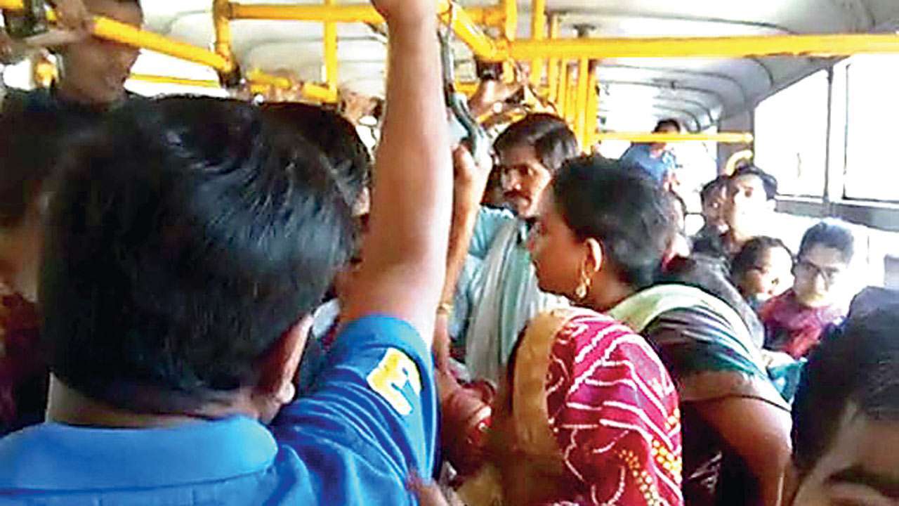 Bihar passengers beaten up in Bengal over regional identity