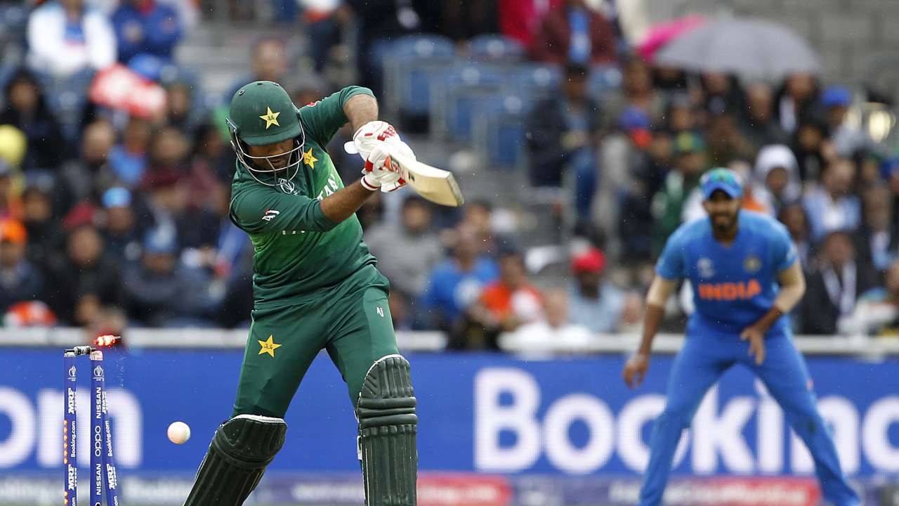 Sarfaraz Ahmed getting out