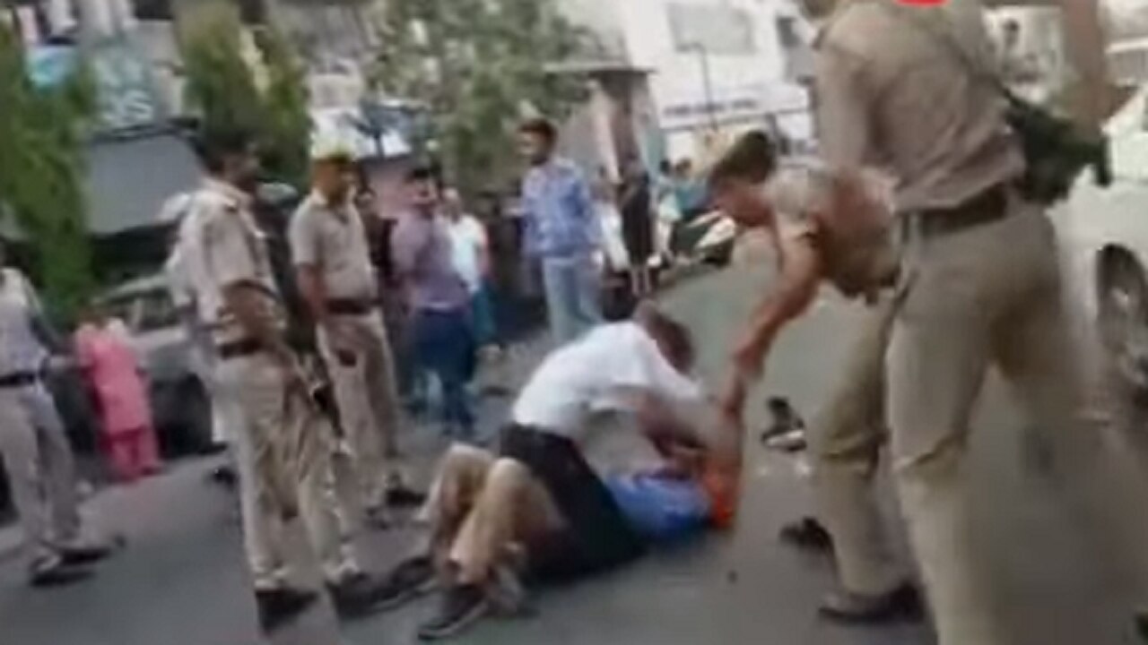 Eight police personnel were injured in the scuffle