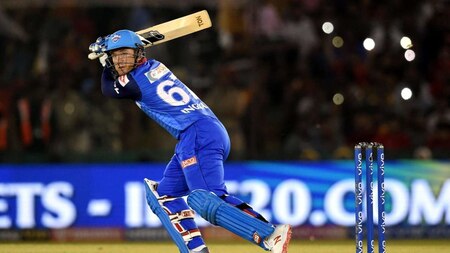 Delhi's batting collapses - Colin Ingram is sent back