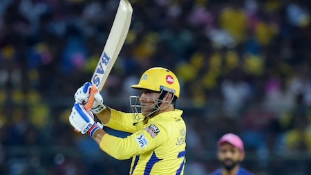 MS Dhoni clean bowled - goes for 58