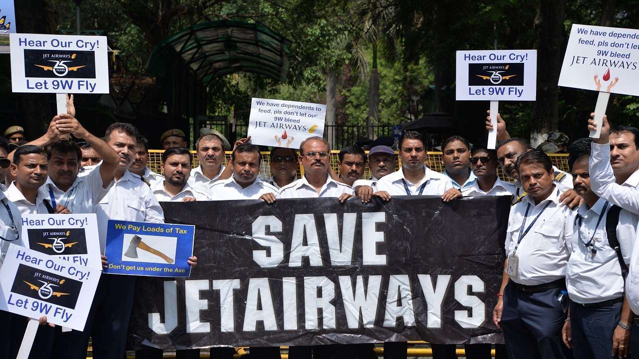 Jet Airways employees protest after Government fails to bail out ailing airline