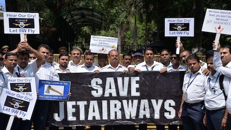 Jet Airways employees protest after Government fails to bail out ailing airline