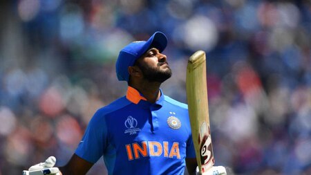 Vijay Shankar falls for 29