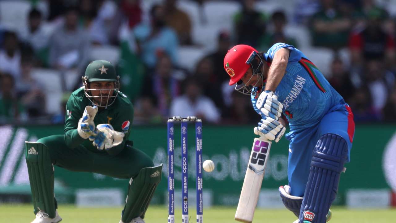 Asghar, Ikram take Afghanistan past 100