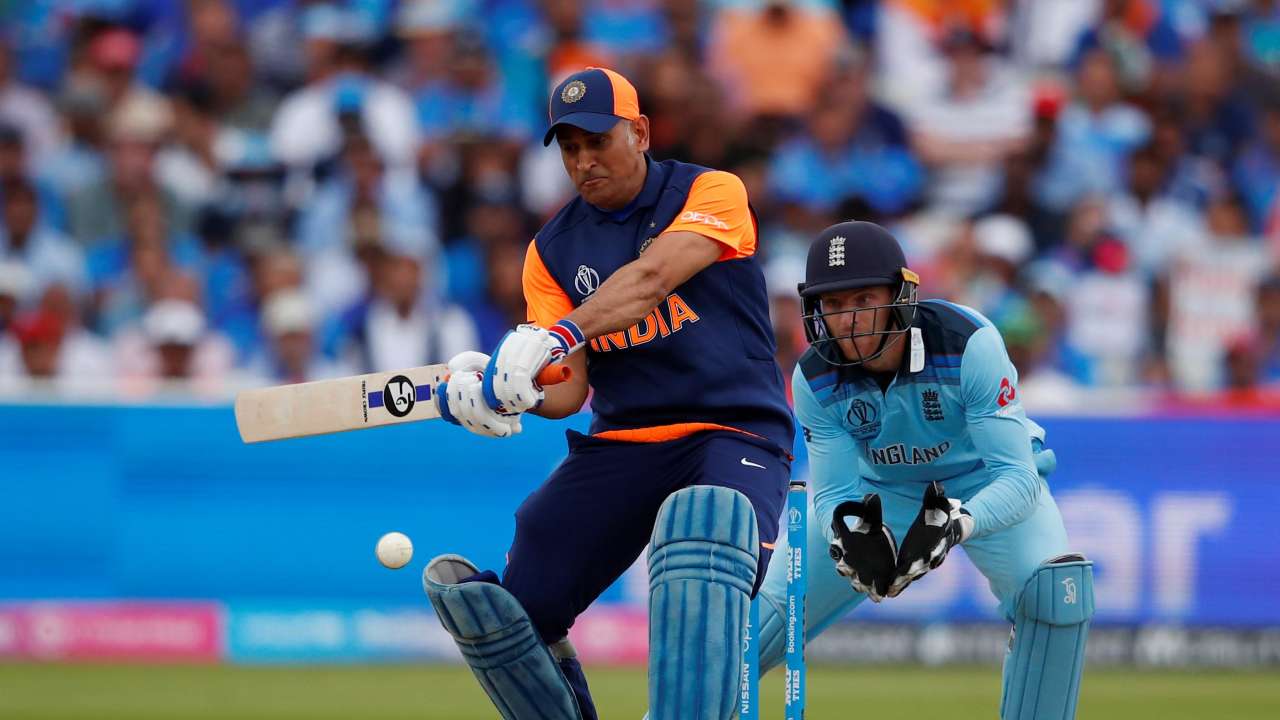 Dhoni, Jadhav keep playing singles