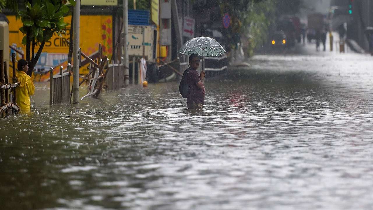 Mumbai Rains: Life comes to standstill as maximum city receives record ...