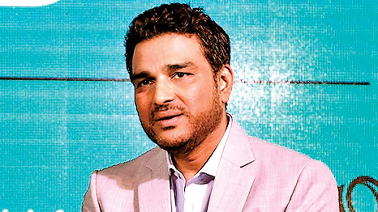 Fans want Sanjay Manjrekar on mute