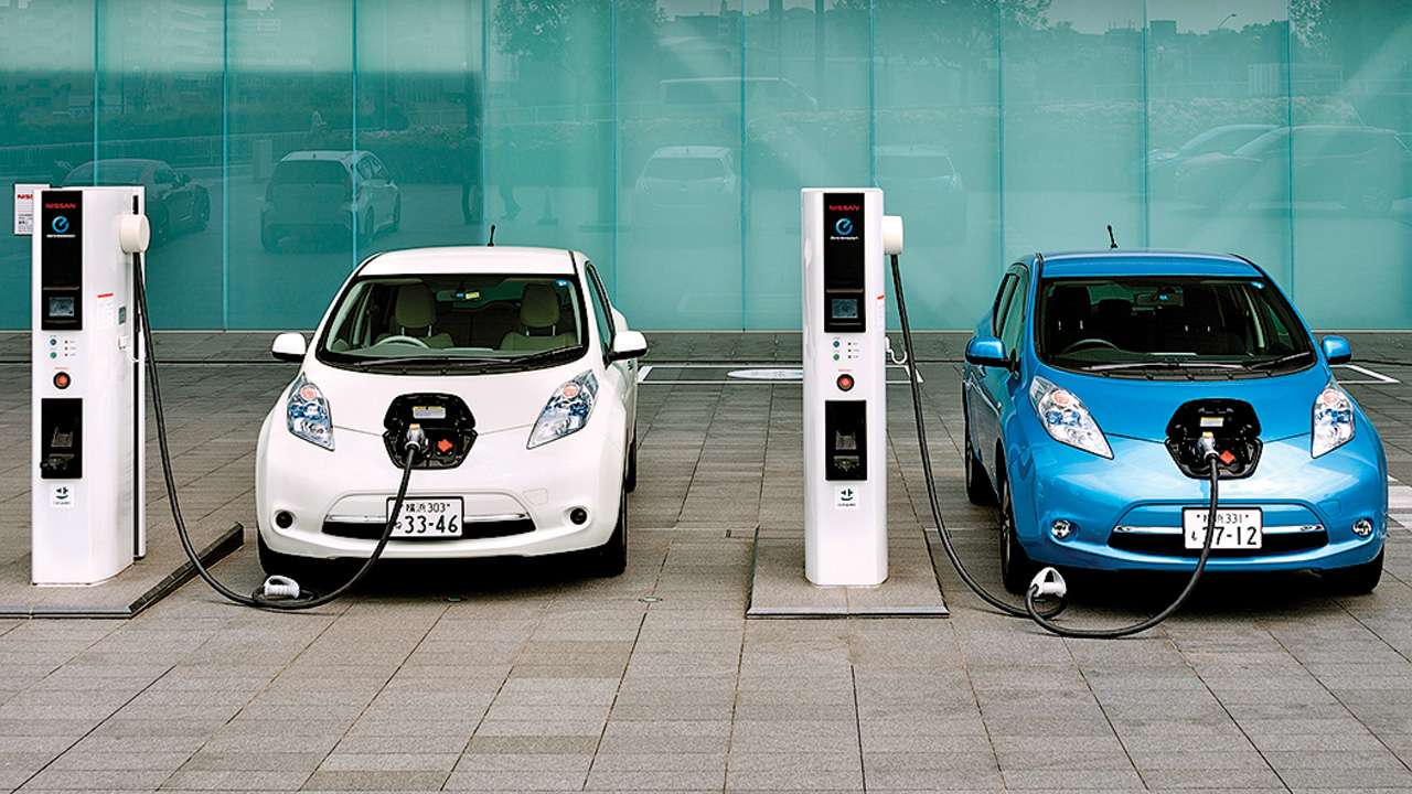 Make India the Detroit of electric vehicles, suggests Economic Survey