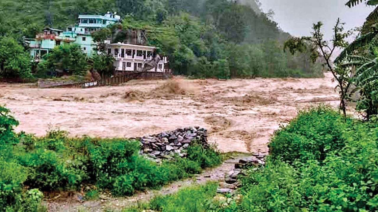 Cloudburst leads to flash flood in Uttarakhand