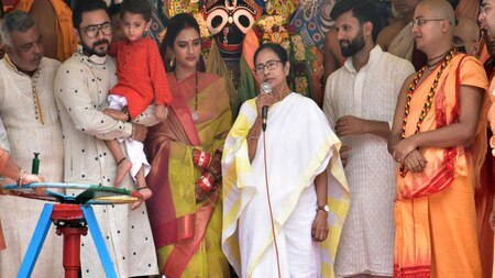 Mamata celebrates Rath Yatra at ISKCON