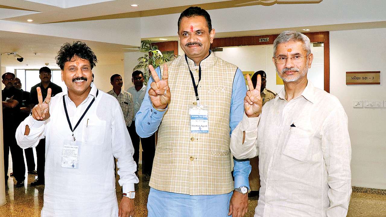 Jugal Ji Thakur, Jitu Vaghani and S Jaishankar