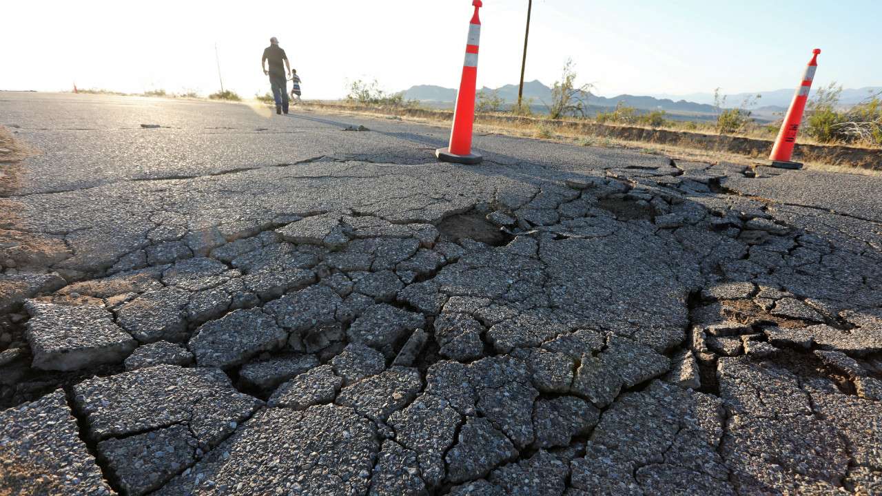 7.1 Earthquake Rocks Southern California The Second In Two Days