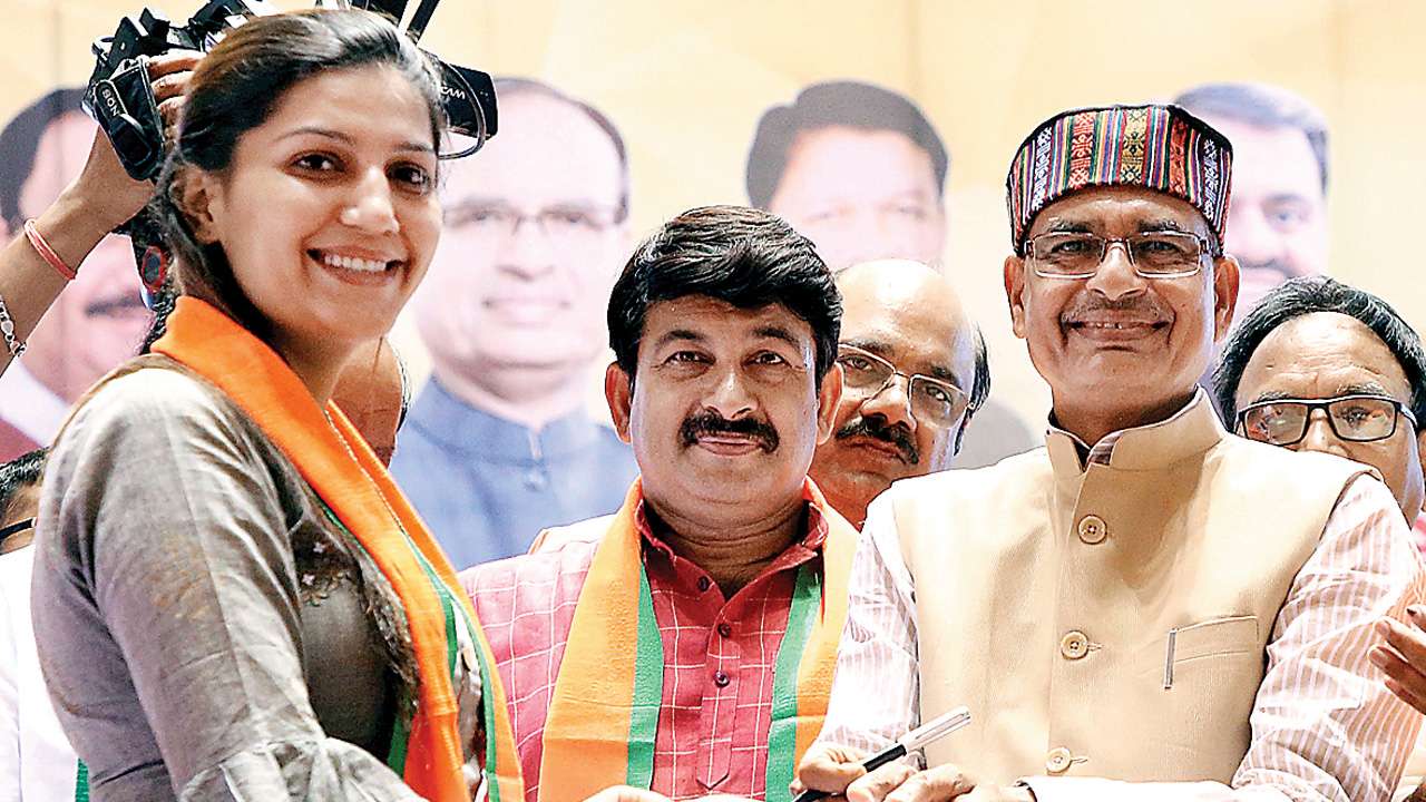 Hariyanvi Dancer Sapna Chaudhary Sex Fuck Video - Haryanvi dancer Sapna Chaudhary joins BJP in Delhi