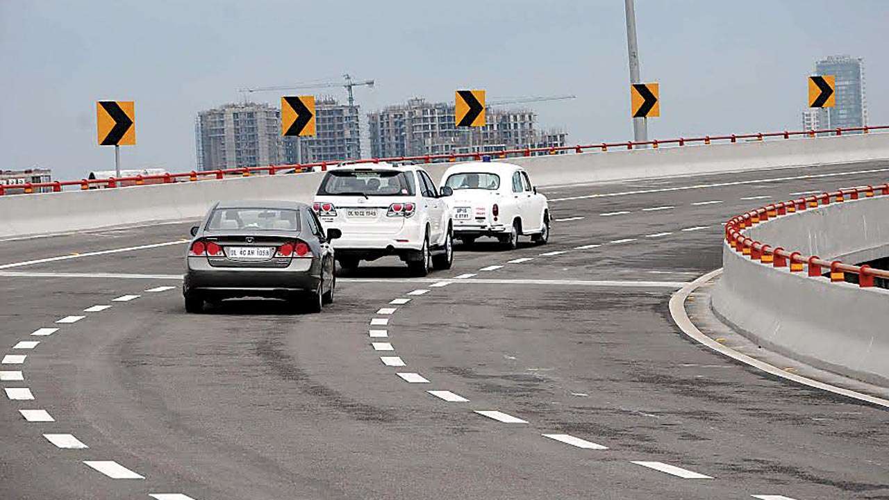 New speed limits on expressways: 120 kmph for cars, 100 kmph for buses