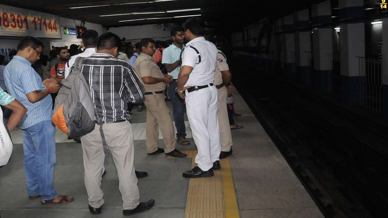 Kolkata man dies after being dragged by metro at Park Street station ...