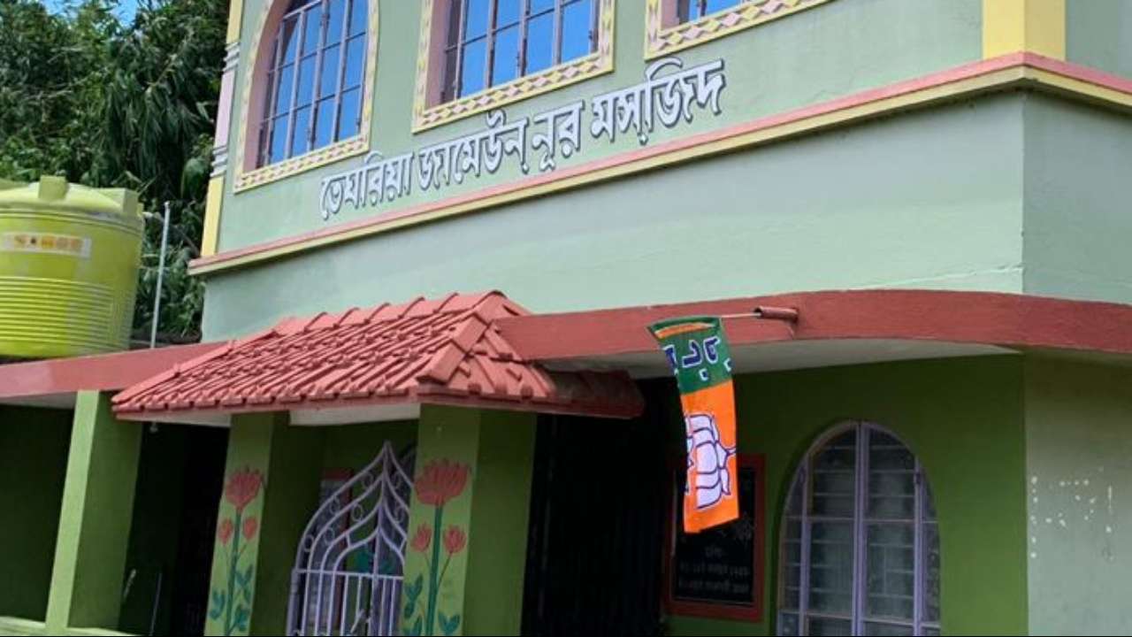 Mosque where BJP workers tied flag