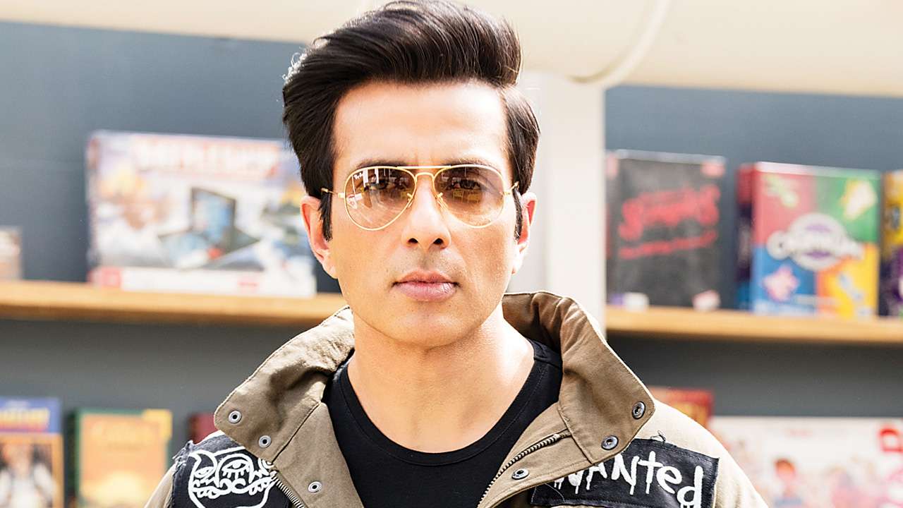 Want to earn that gym membership? Sonu Sood is ready to distribute ...