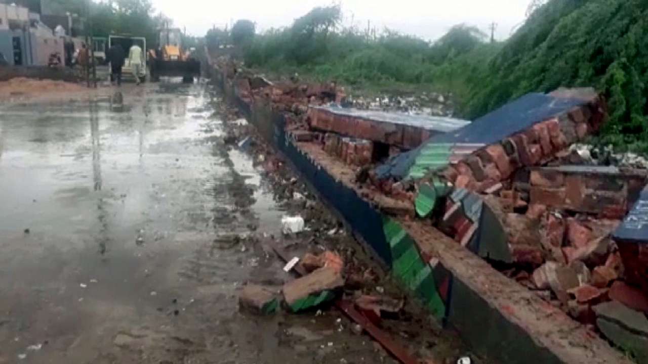 8 killed in wall collapse in Gujarat's Morbi