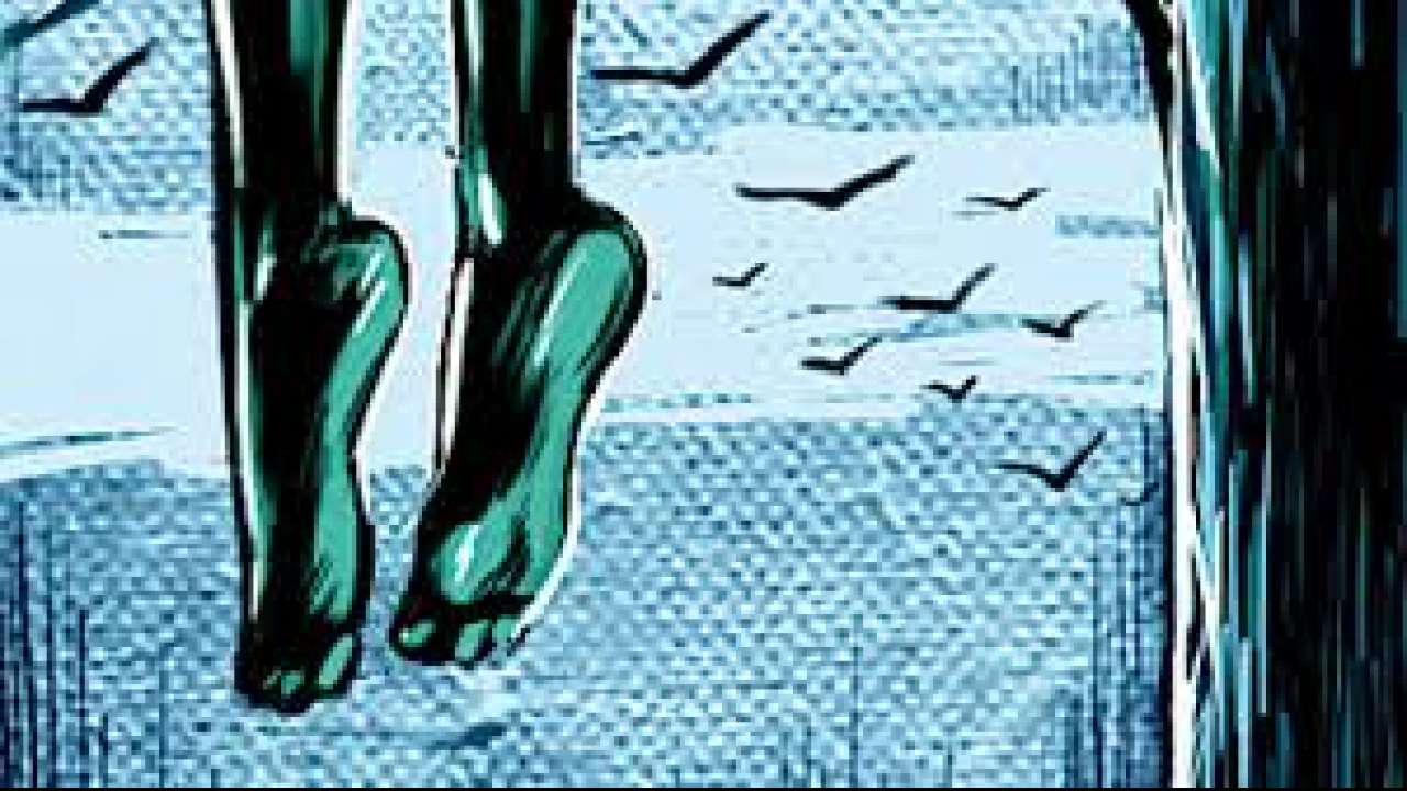 Delhi metro rail employee hangs himself with plastic wire, films suicide on facebook