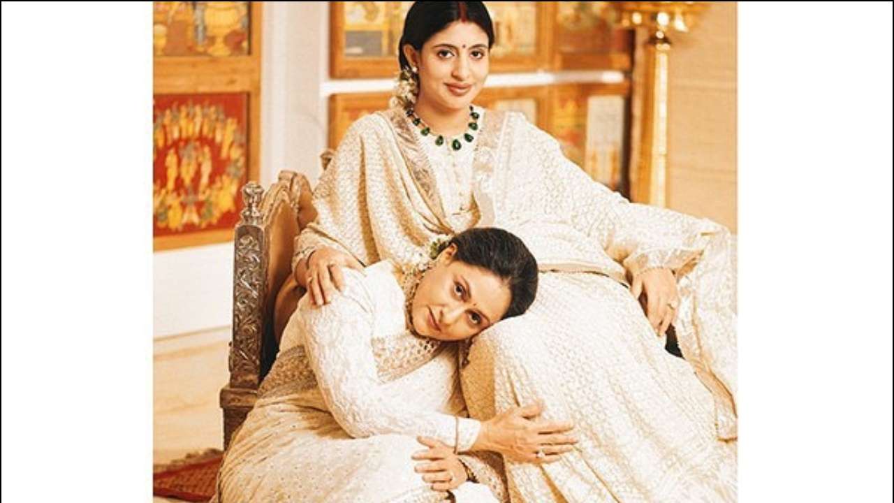 THIS picture of Shweta and Jaya Bachchan was clicked just 4 days before Navya Naveli's birth