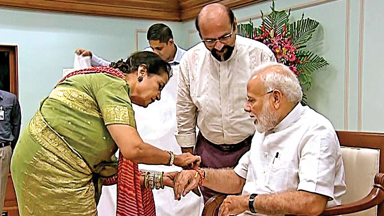 Narendra Modi’s rakhi sister Qamar Mohsin Shaikh Narendra Modi’s rakhi sister Qamar Mohsin Shaikh