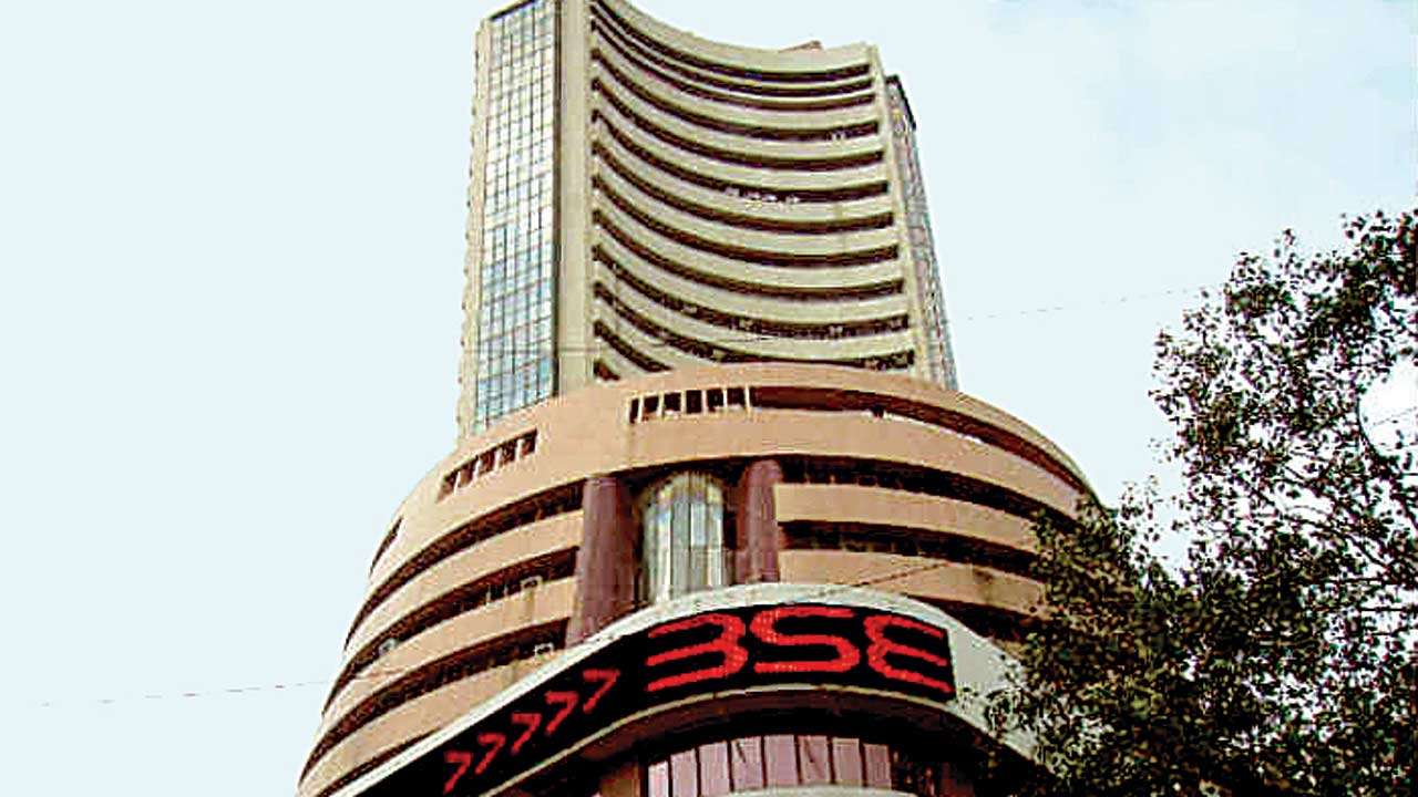 Stimulus elusive, Sensex drop 587 pts
