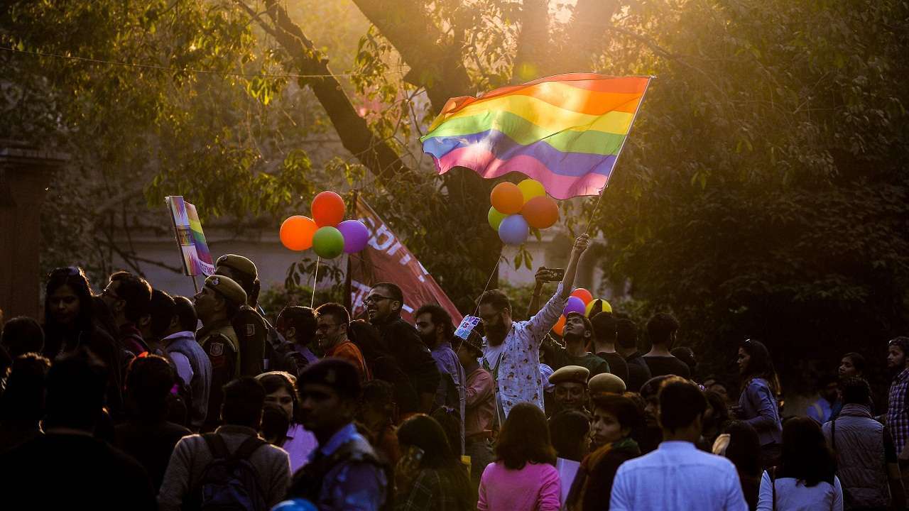 КО ЈЕ БИО ГЕЈ МОМАК У ЊЕМУ, ПОГЛАВЉЕ 2