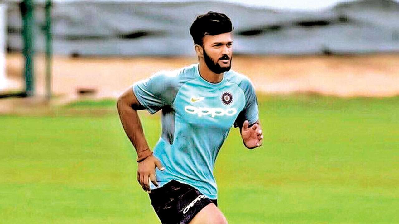 Waiting for elusive India call, Kerala all-rounder Jalaj Saxena looks up to  Mike Hussey
