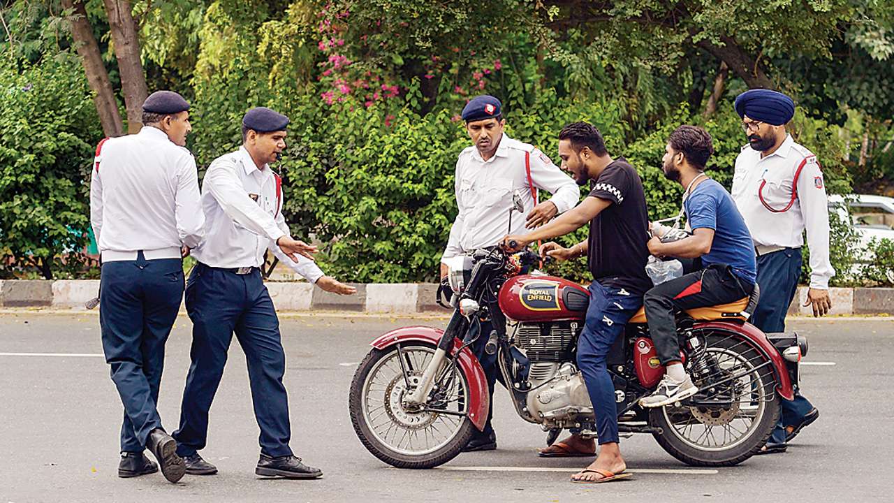 Nearly 4K challans in Delhi on Day 1 of new traffic rules